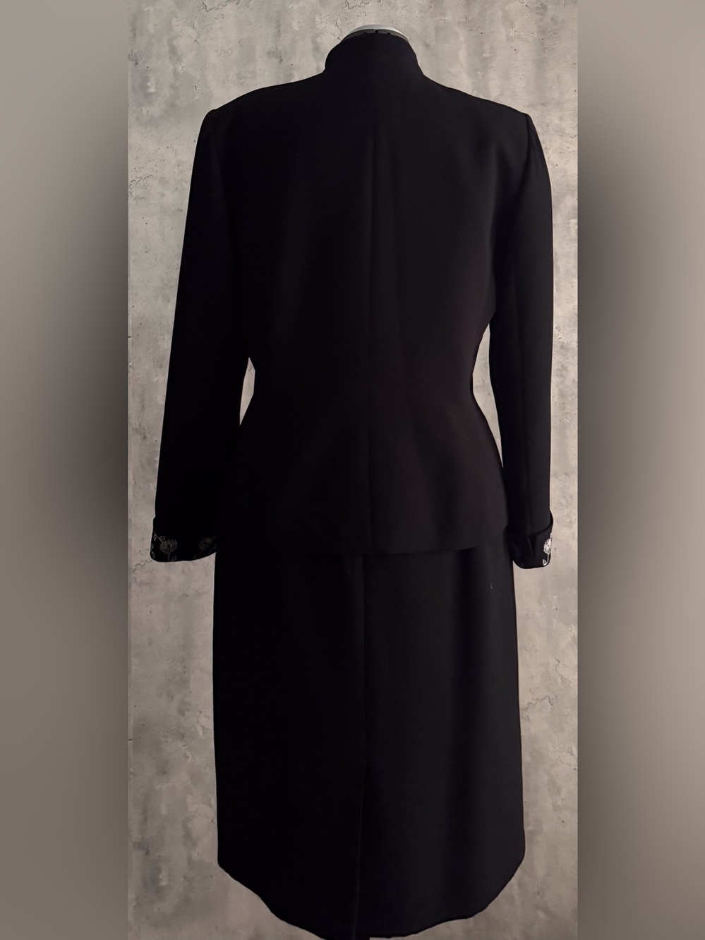 VTG Kasper ASL Skirt Suit Black Floral Contrast Embroidery Evening Cocktail Sz14 - Picture 2 of 14